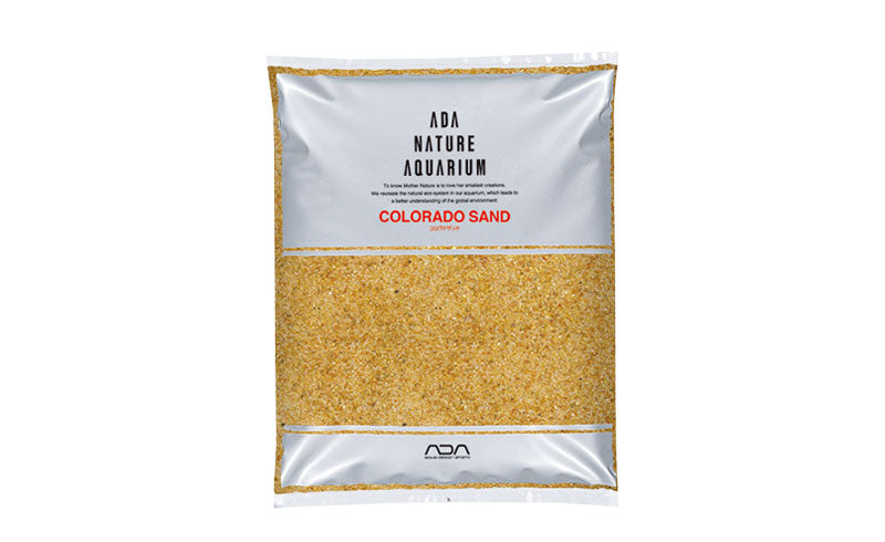 Das Bild zeigt eine Verpackung von ADA Colorado Sand.

ADA Colorado Sand ist ein hochwertiger Bodengrund für Aquarien, der von der bekannten Marke ADA (Aqua Design Amano) hergestellt wird. Dieser Sand zeichnet sich durch seine natürliche Schönheit und seine Vielseitigkeit aus.
